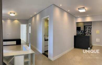 Imagem: O apartamento possui 2 Dormitórios, 1 Banheiro, 1 Vaga na garagem