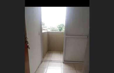 Imagem: O apartamento possui 2 Dormitórios, 1 Banheiro e 1 Vaga na