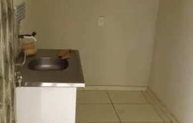 Imagem: A kitnet possui 1 Dormitório, 1 Banheiro e está localizado