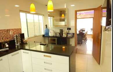 Imagem 5: Casa de condomínio para aluguel tem 255 metros quadrados com 4 quartos