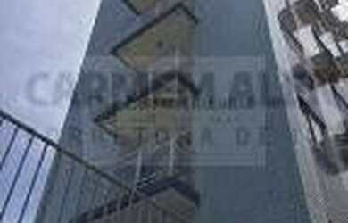 Imagem: O apartamento possui 3 Dormitórios, 1 Banheiro, 2 Vagas na