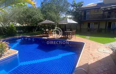 Imagem: A casa em condomínio possui 5 Dormitórios, 5 Banheiros, 4