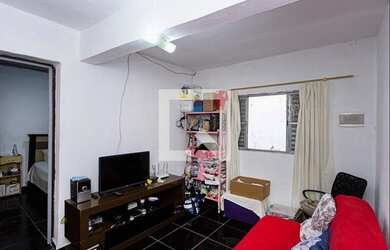 Imagem: A casa possui 2 Dormitórios, 2 Banheiros, 2 Vagas na garagem