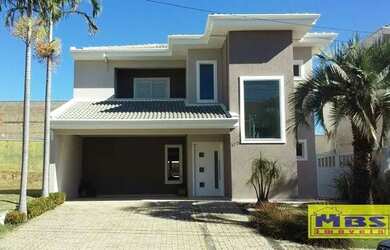 Imagem: A casa em condomínio possui 3 Dormitórios, 5 Banheiros, 296m²