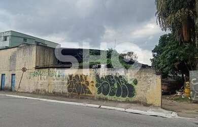 Imagem: O terreno possui 1.261m² de Área e está localizado em Vila