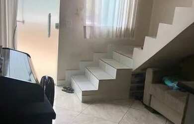 Imagem: A casa possui 2 Dormitórios, 1 Banheiro e está localizado