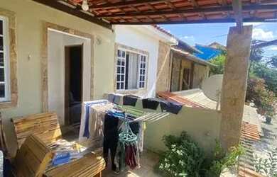 Imagem: A casa possui 3 Dormitórios, 2 Banheiros, 120m² de Área