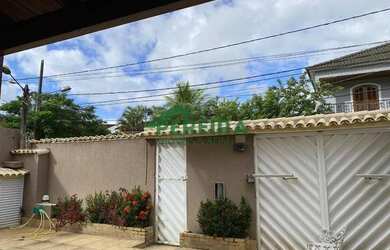 Imagem: A casa em condomínio possui 5 Dormitórios, 4 Banheiros, 3