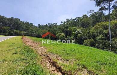 Imagem: O terreno possui 500m² de Área e está localizado em Pitas