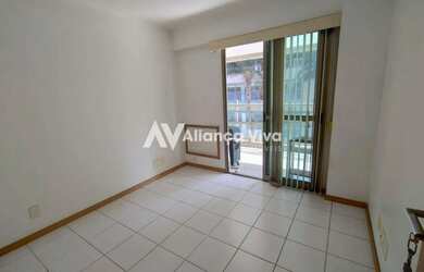 Imagem: O apartamento possui 4 Dormitórios, 1 Banheiro, 2 Vagas na