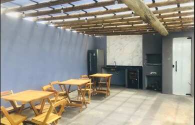 Imagem: A casa possui 5 Dormitórios, 5 Banheiros, 5 Vagas na garagem