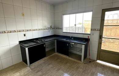 Imagem: A casa possui 2 Dormitórios, 1 Banheiro, 3 Vagas na garagem