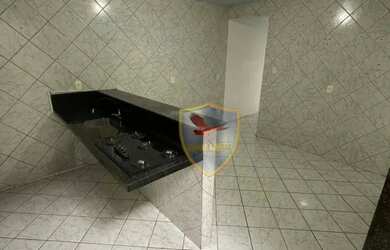 Imagem: A casa possui 2 Dormitórios, 2 Banheiros, 2 Vagas na garagem