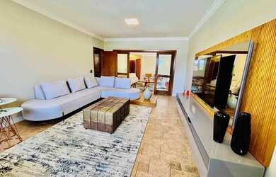 Imagem: A casa em condomínio possui 4 Dormitórios, 5 Banheiros, 520m²