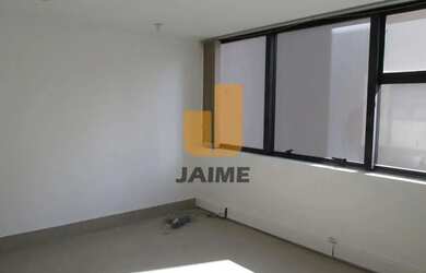 Imagem: O depósito possui 1 Vaga na garagem, 36m² de Área e está