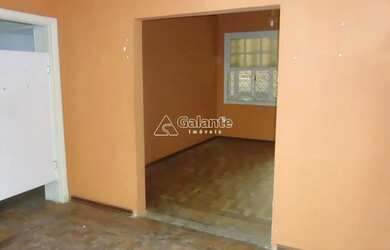 Imagem: A casa possui 2 Dormitórios, 4 Banheiros, 3 Vagas na garagem