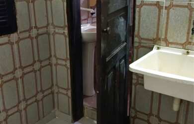 Imagem: A casa possui 1 Dormitório, 1 Banheiro, 72m² de Área e está