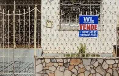 Imagem: A casa possui 4 Dormitórios, 2 Banheiros, 1 Vaga na garagem