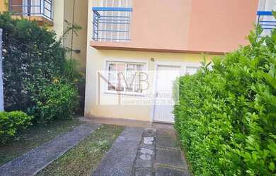 Imagem: A casa possui 2 Dormitórios, 2 Banheiros, 2 Vagas na garagem