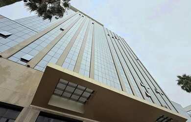 Imagem: O depósito possui 1 Vaga na garagem e 64m² de Área e está