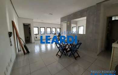 Imagem: O depósito possui 2 Vagas na garagem, 100m² de Área e está