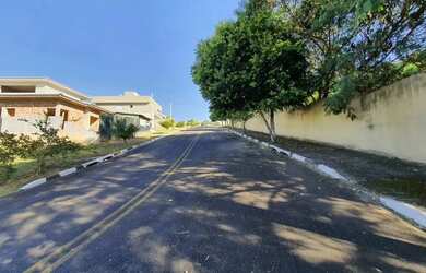 Imagem: O terreno possui 572m² de Área e está localizado em Loteamento