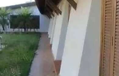 Imagem: O depósito possui 5 Vagas na garagem e 370m² de Área e está