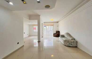 Imagem: O apartamento possui 2 Dormitórios, 3 Banheiros, 1 Vaga na