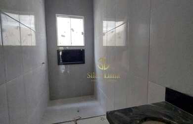 Imagem: A casa possui 2 Dormitórios, 2 Banheiros, 2 Vagas na garagem