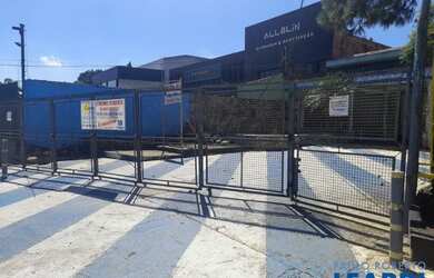 Imagem: O depósito possui 5 Vagas na garagem, 300m² de Área e está