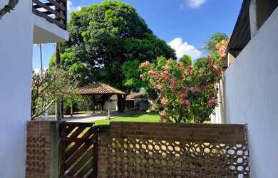 Imagem: A casa possui 4 Dormitórios, 4 Banheiros, 3 Vagas na garagem