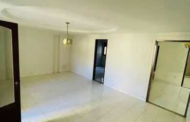 Imagem: A casa possui 3 Dormitórios, 2 Banheiros, 1 Vaga na garagem