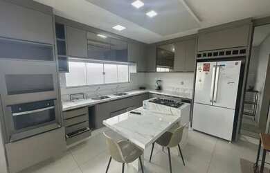 Imagem: A casa possui 2 Dormitórios, 2 Banheiros, 80m² de Área e