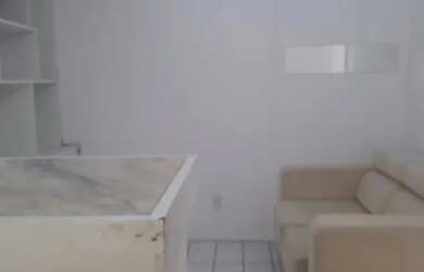 Imagem: O apartamento possui 1 Dormitório, 1 Banheiro, 1 Vaga na garagem