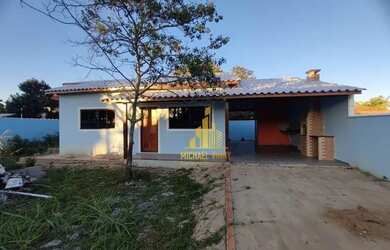 Imagem: A casa possui 2 Dormitórios, 2 Banheiros, 1 Vaga na garagem