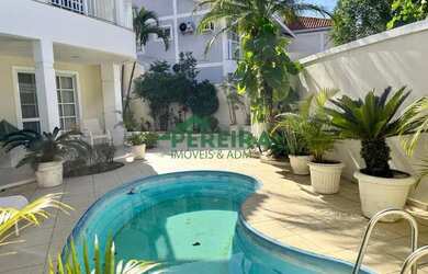 Imagem: A casa em condomínio possui 4 Dormitórios, 1 Banheiro, 3 Vagas