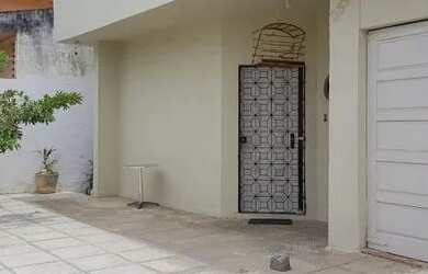 Imagem 4: JN) Vendo casa grande no Janga, terreno 12x30, pode financiar!