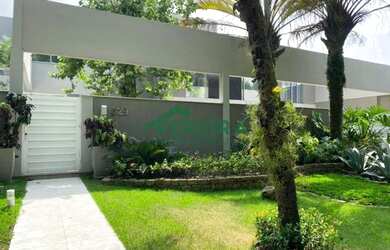 Imagem: A casa em condomínio possui 4 Dormitórios, 5 Banheiros, 5