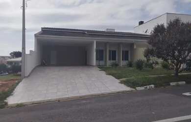 Imagem: A casa em condomínio possui 3 Dormitórios, 5 Banheiros, 2