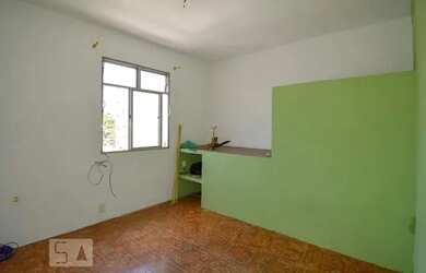 Imagem: A casa possui 1 Dormitório, 1 Banheiro, 1 Vaga na garagem