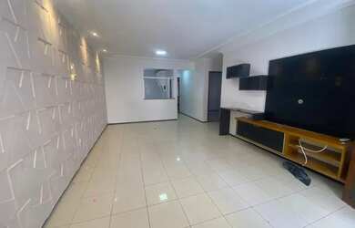 Imagem: A casa possui 3 Dormitórios, 3 Banheiros, 3 Vagas na garagem