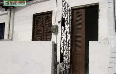 Imagem: A casa possui 1 Dormitório, 1 Banheiro e 50m² de Área e está