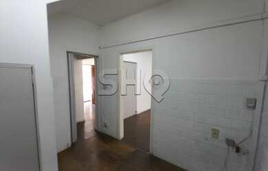 Imagem: O depósito possui 5 Vagas na garagem e 450m² de Área e está