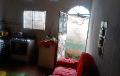 Imagem 3: Aluga se uma casa. Ar-condicionado, 1 Banheiroe2 Dormitórios