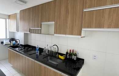 Imagem: O apartamento possui 2 Dormitórios, 1 Banheiro, 1 Vaga na garagem