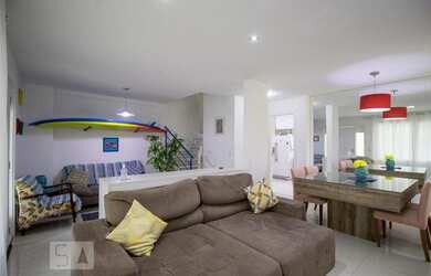 Imagem: A casa em condomínio possui 3 Dormitórios, 4 Banheiros, 2