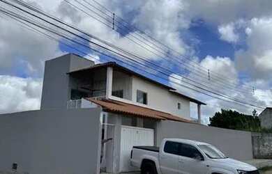 Imagem: A casa possui 5 Dormitórios, 5 Banheiros, 4 Vagas na garagem