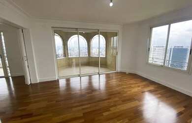 Imagem: O apartamento possui 4 Dormitórios, 5 Banheiros, 5 Vagas na