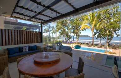 Imagem: A casa em condomínio possui 5 Dormitórios, 5 Banheiros, 5