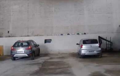 Imagem: O depósito possui 2 Vagas na garagem, 600m² de Área e Imóvel
